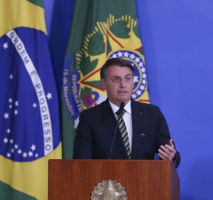 TRF4 extingue ação popular contra slogan usado por Bolsonaro