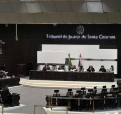 Julgamento no TJ-SC é suspenso após advogado acusar desembargador de pedir propina