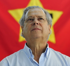 TRF4 nega embargos e manda prender José Dirceu