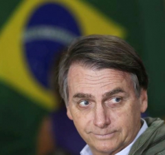 Bolsonaro defende baixar idade mínima para aposentadoria