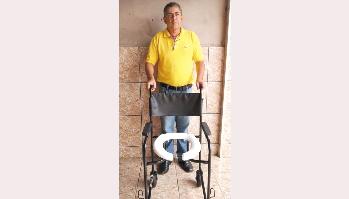 Vereador de Nova Olímpia cria projeto de cadeiras solidárias